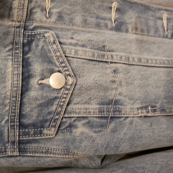 Tobi distressed denim jacket - Picture 5 of 9